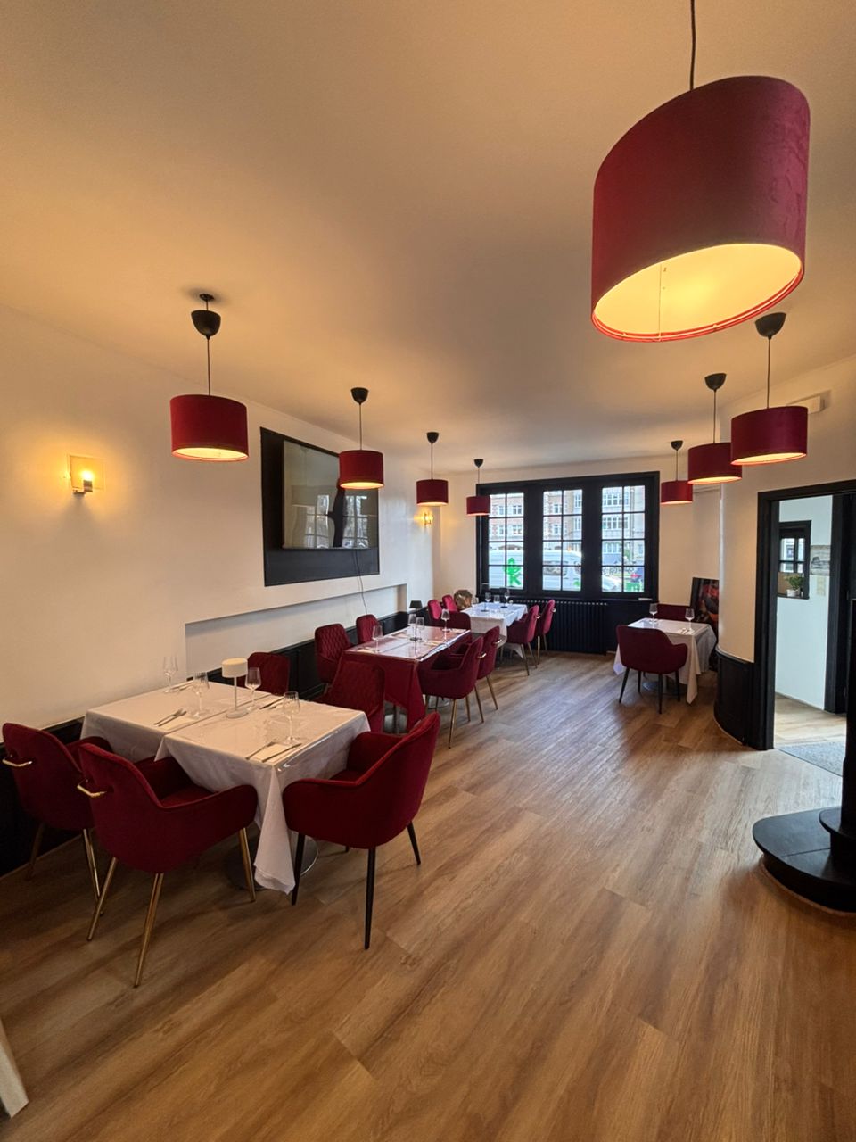 Les Saveurs de Coco - Restaurant moderne et traditionnel à Etterbeek, Bruxelles - Intérieur élégant avec cuisine européenne et africaine